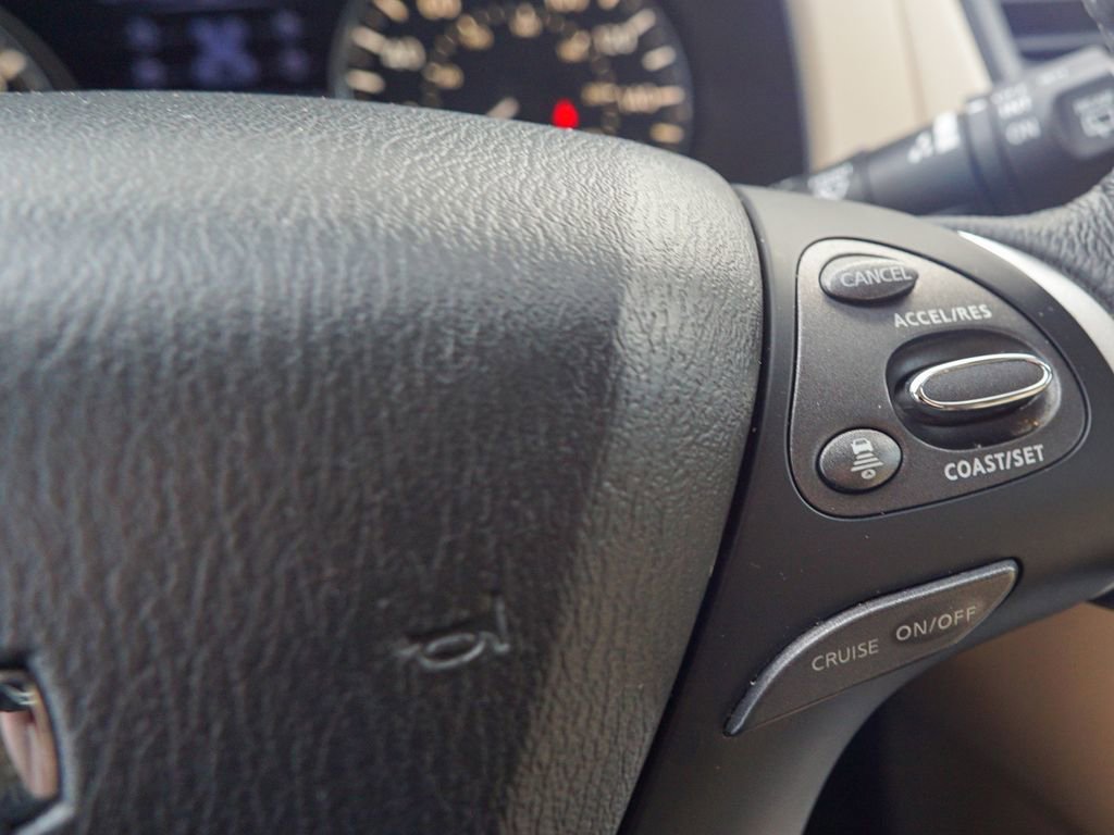 Used 2019 Nissan Pathfinder SL image 26