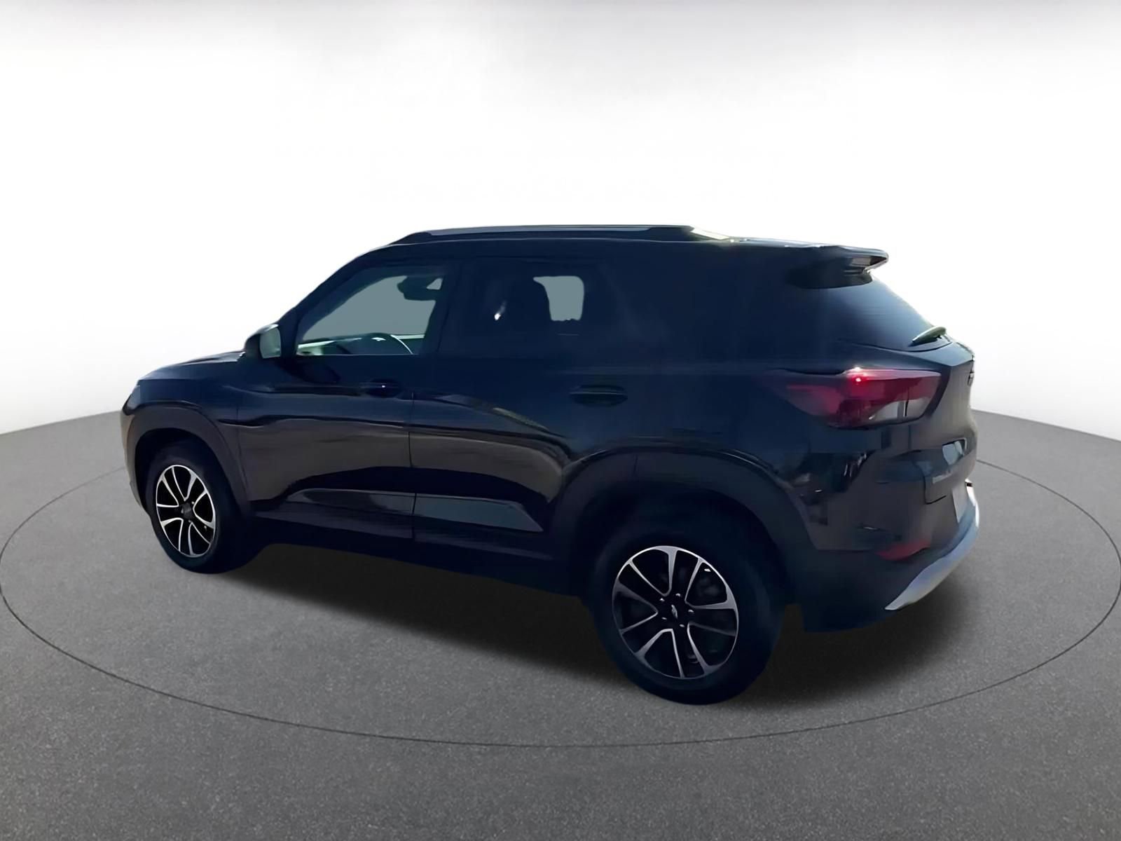 Used 2025 Chevrolet TrailBlazer LT image 9