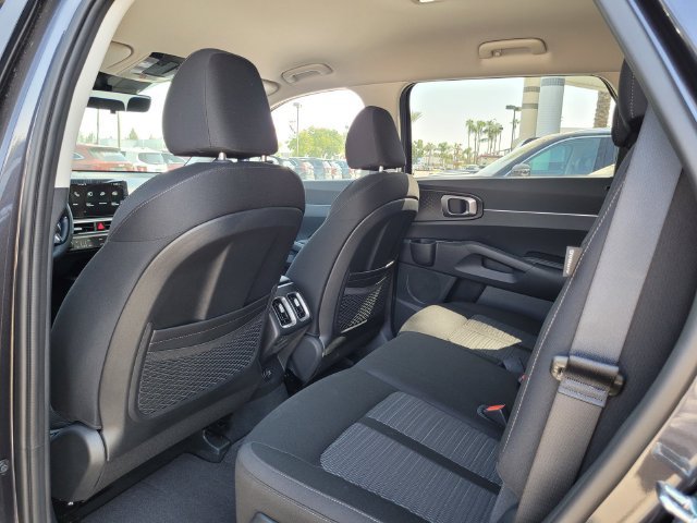New 2026 Kia Sorento LX FWD image 7