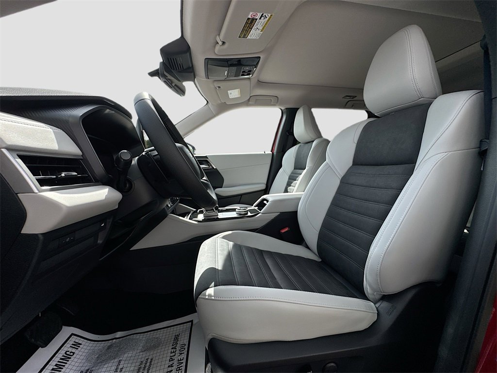 New 2025 Mitsubishi Outlander SE image 22