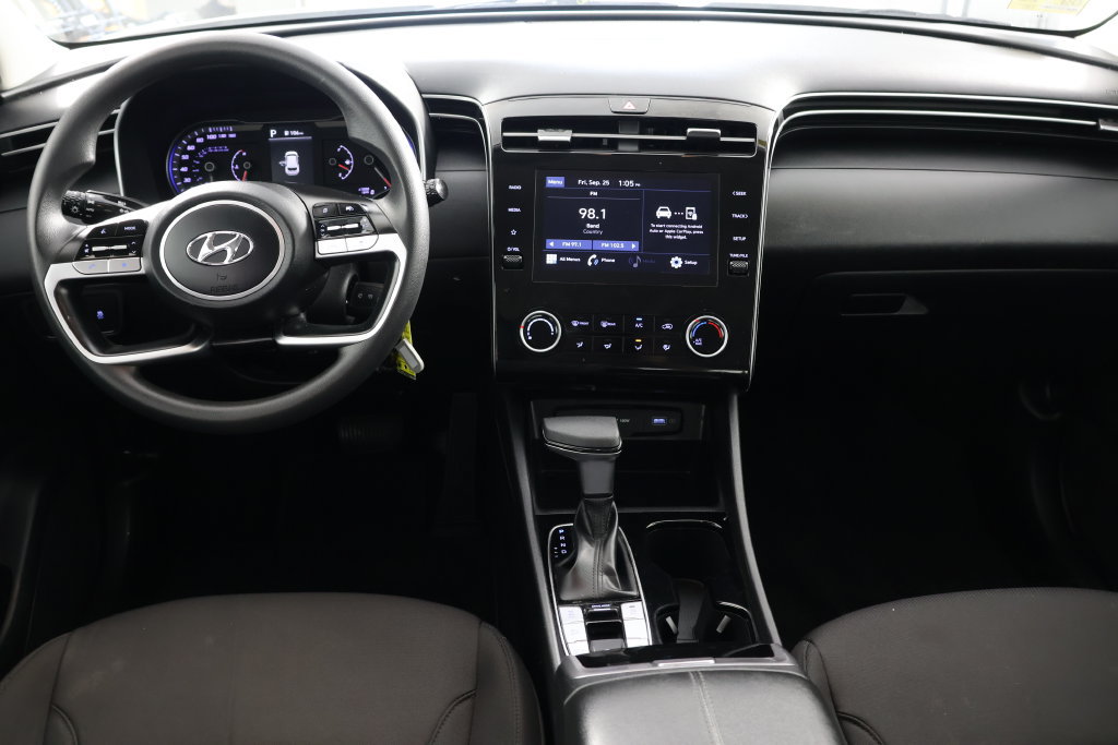 Used 2024 Hyundai Tucson SE AWD/4WD image 2