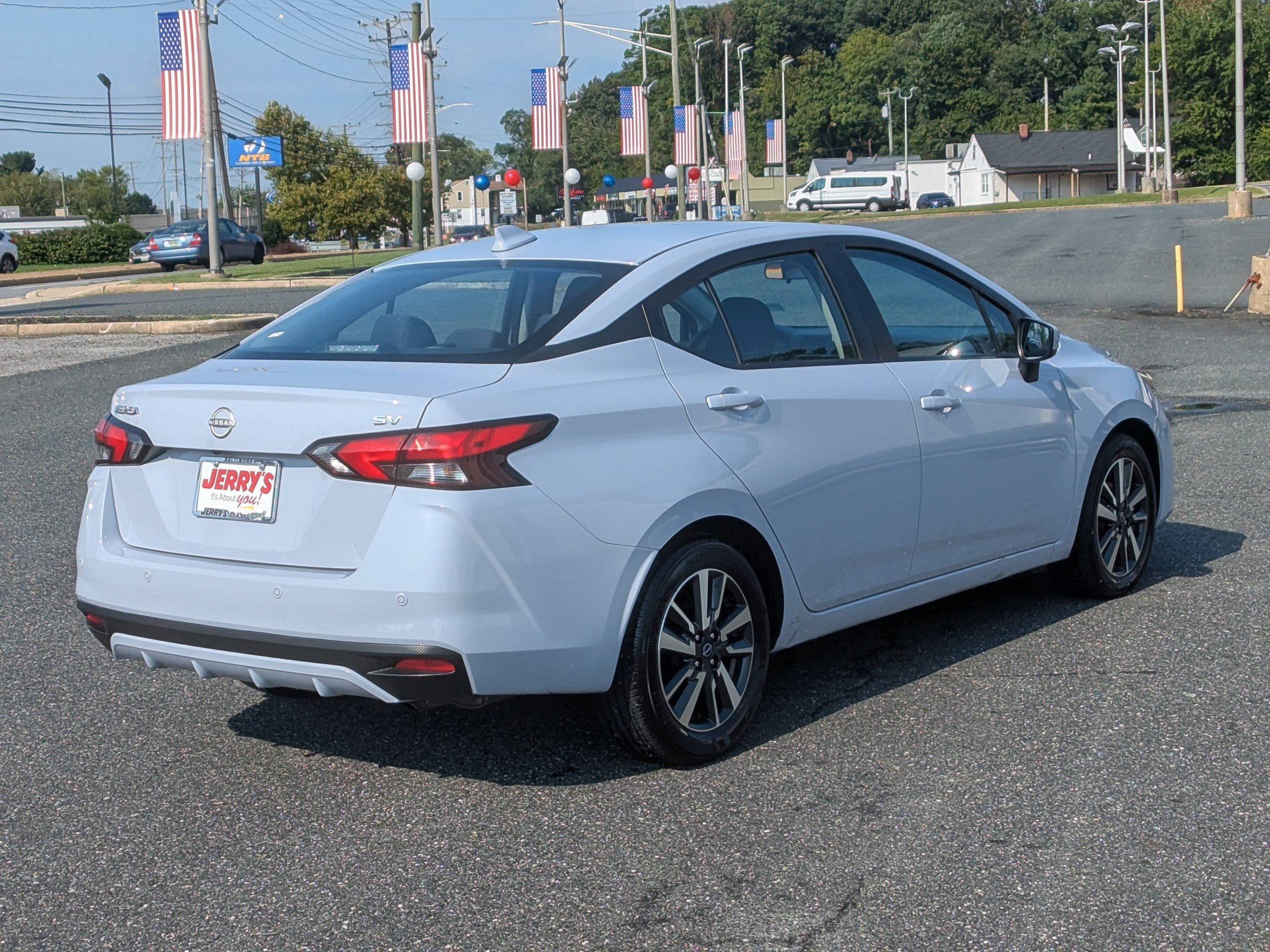 Used 2024 Nissan Versa SV FWD image 9