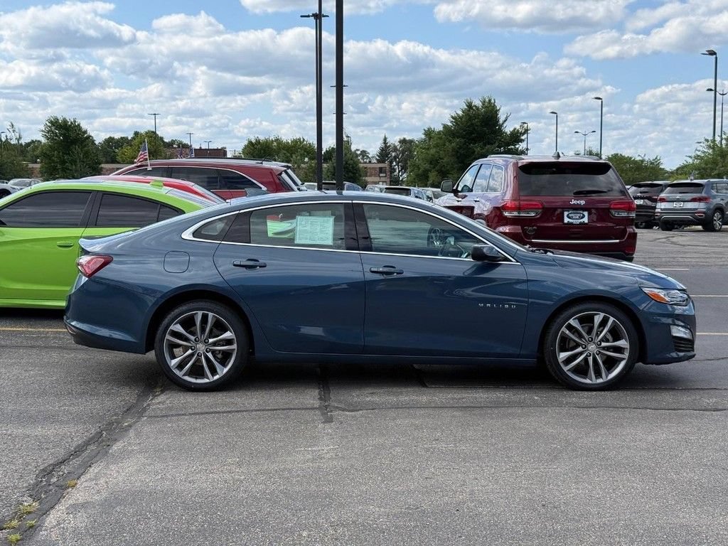 Used 2024 Chevrolet Malibu LT FWD image 2