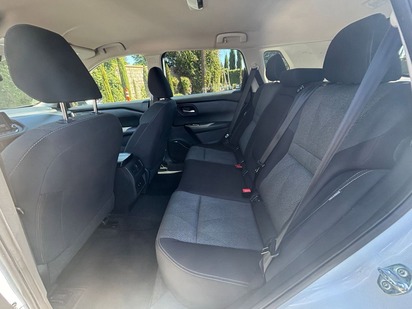 Used 2025 Nissan Rogue SV AWD/4WD image 28