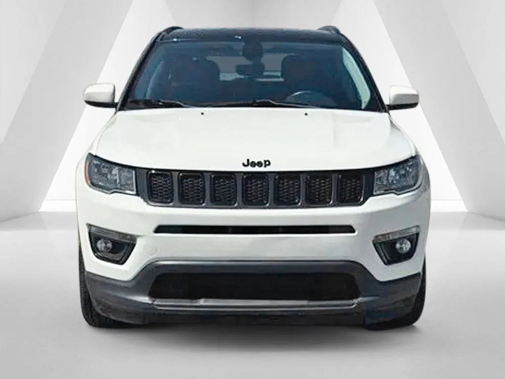 Used 2021 Jeep Compass Latitude FWD image 2