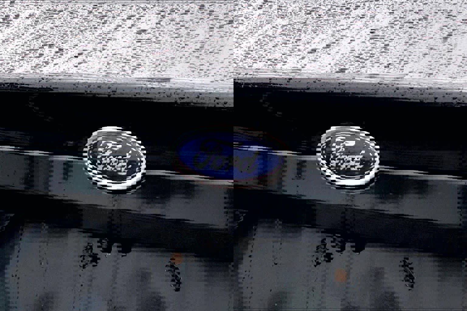 Used 2020 Ford Fusion SE image 26