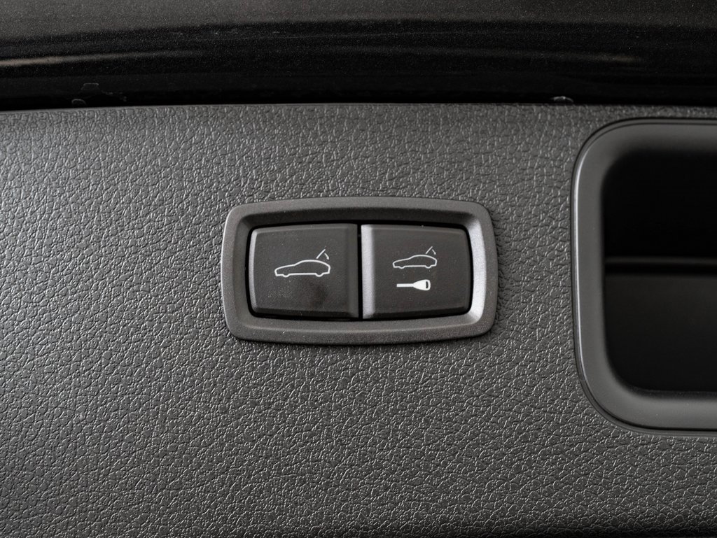 Certified 2024 Porsche Macan S image 22