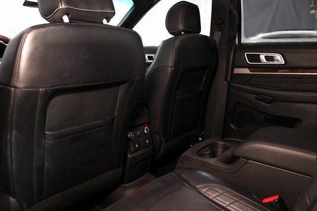 Used 2016 Ford Explorer Platinum image 34