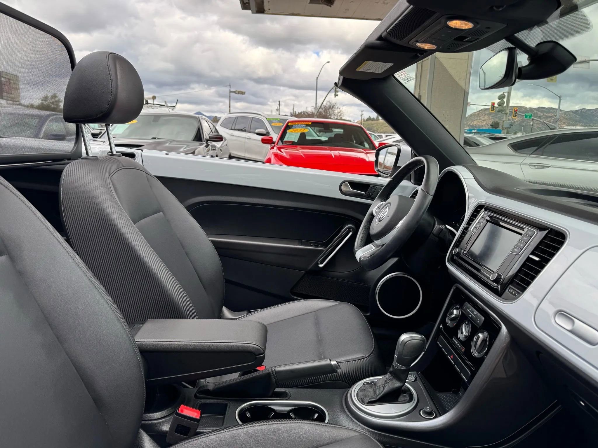 Used 2018 Volkswagen Beetle 2.0T S w/ Style & Comfort Package image 24