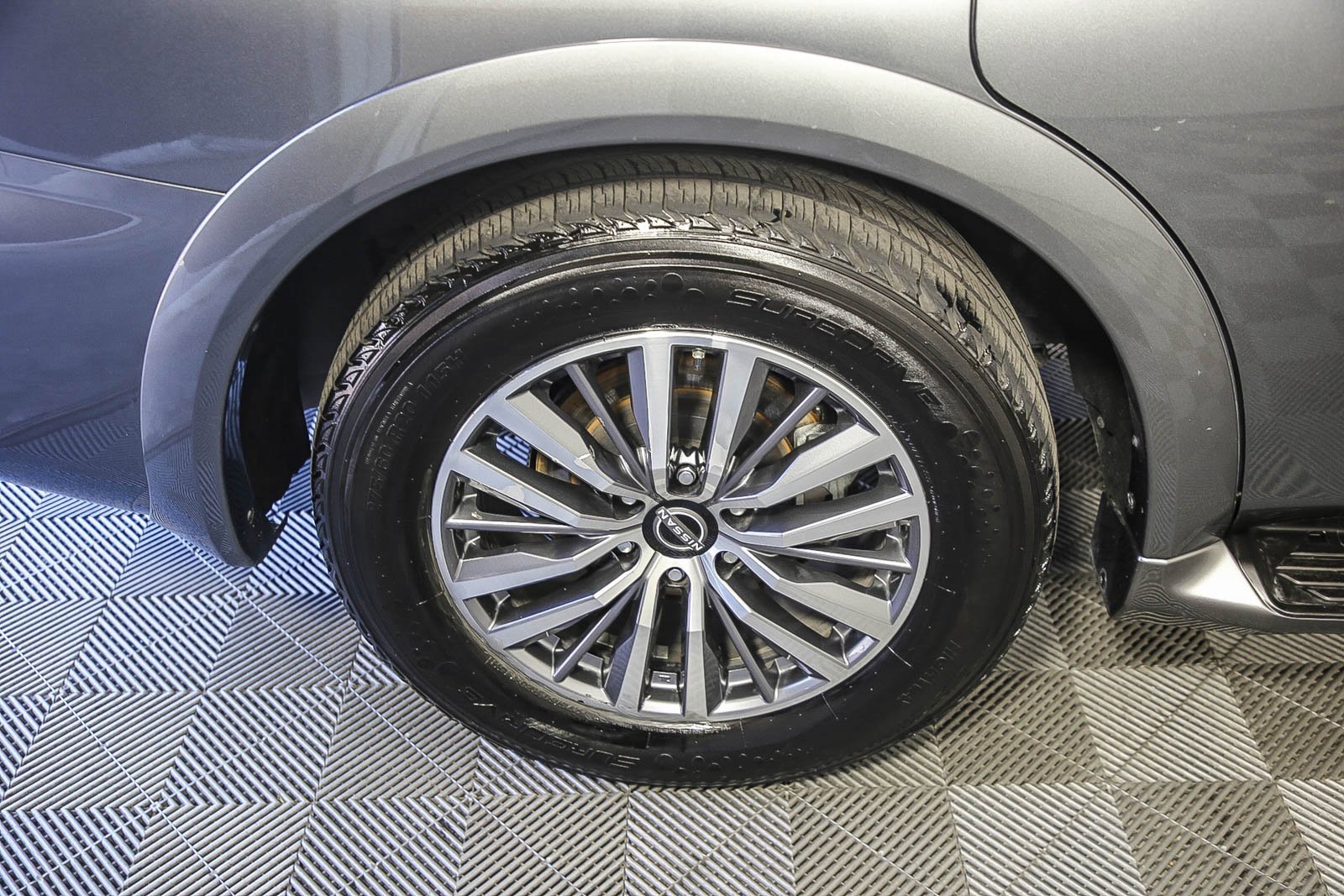 Used 2023 Nissan Armada SL w/ Captain's Chairs Package image 9