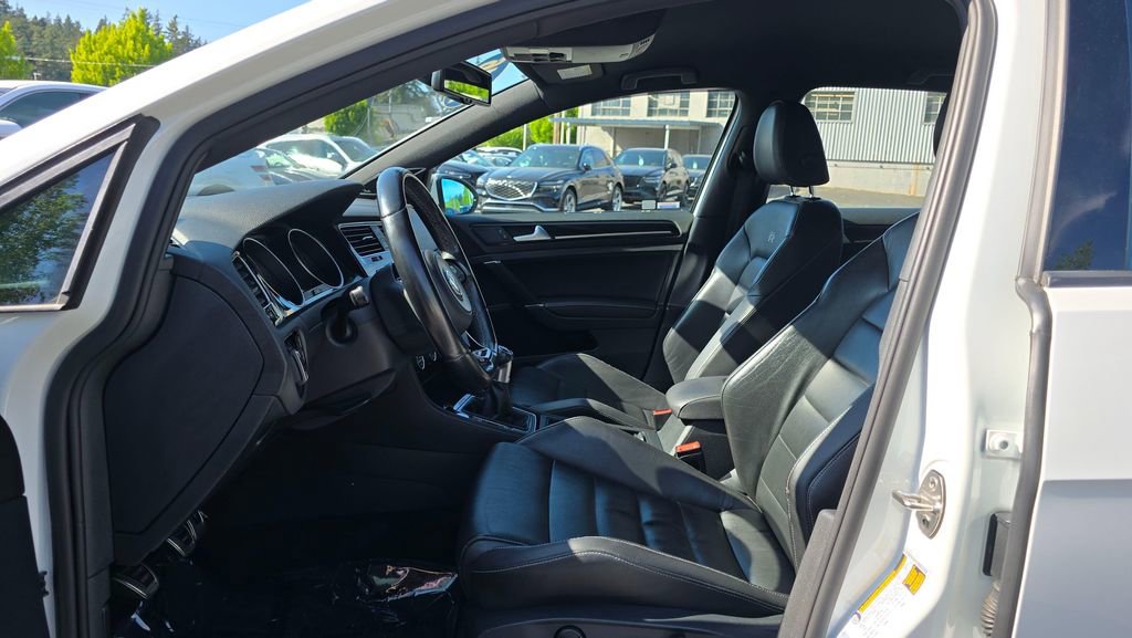 Used 2016 Volkswagen Golf 4-Door AWD/4WD image 22