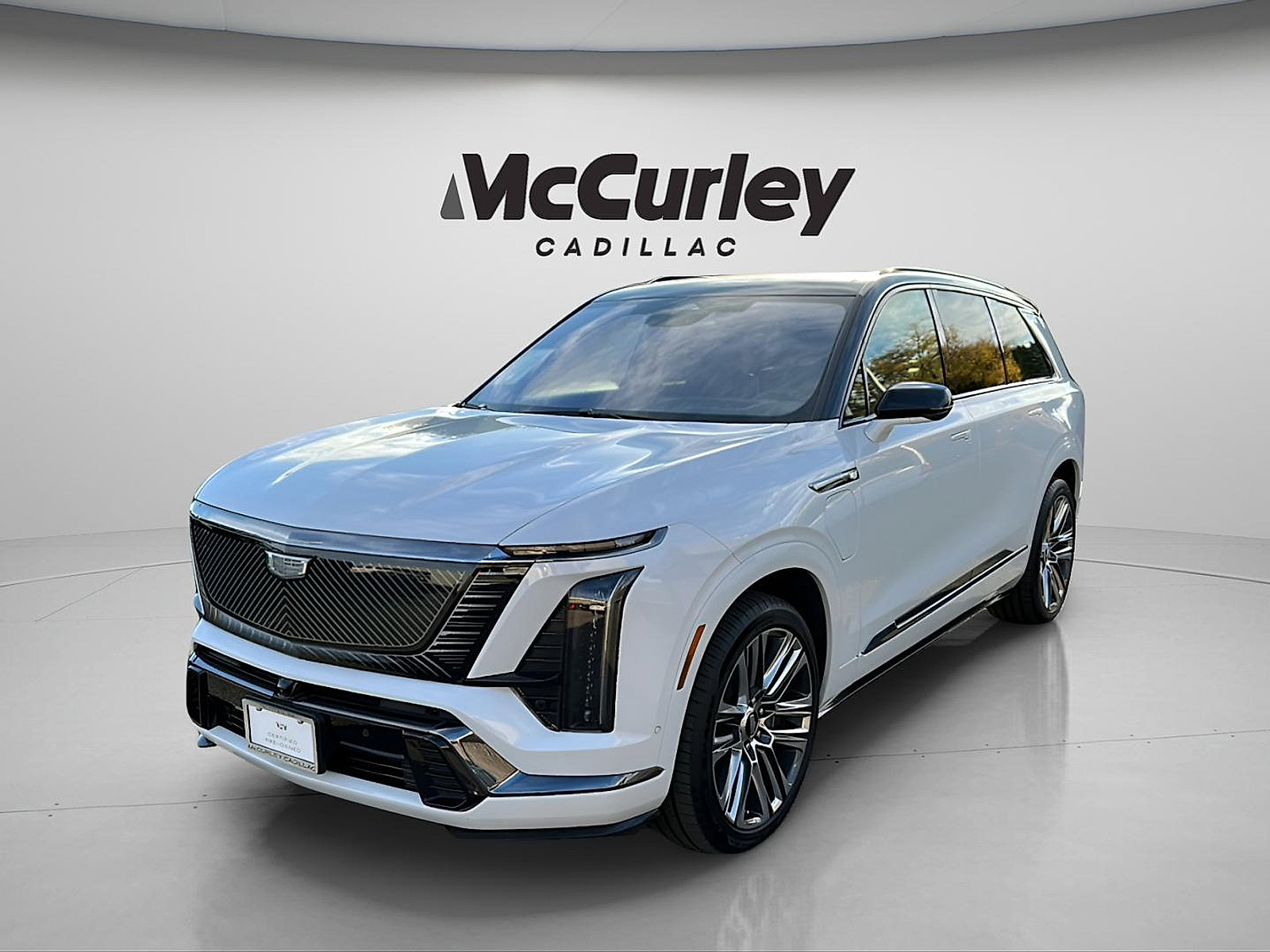 Certified 2026 Cadillac Vistiq Platinum w/ LPO, Floor Liner Package AWD/4WD image 3