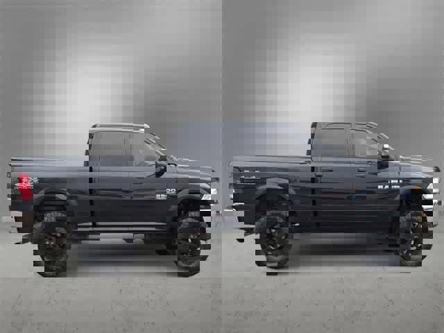 Used 2018 RAM 2500 Tradesman w/ Chrome Appearance Group image 9