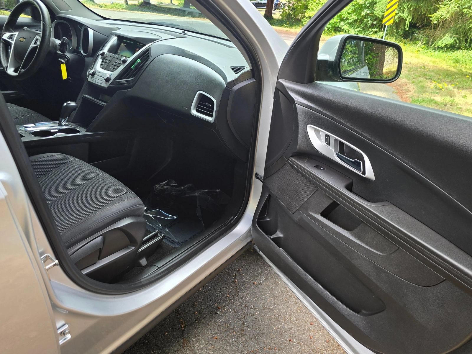 Used 2017 Chevrolet Equinox LT FWD image 13