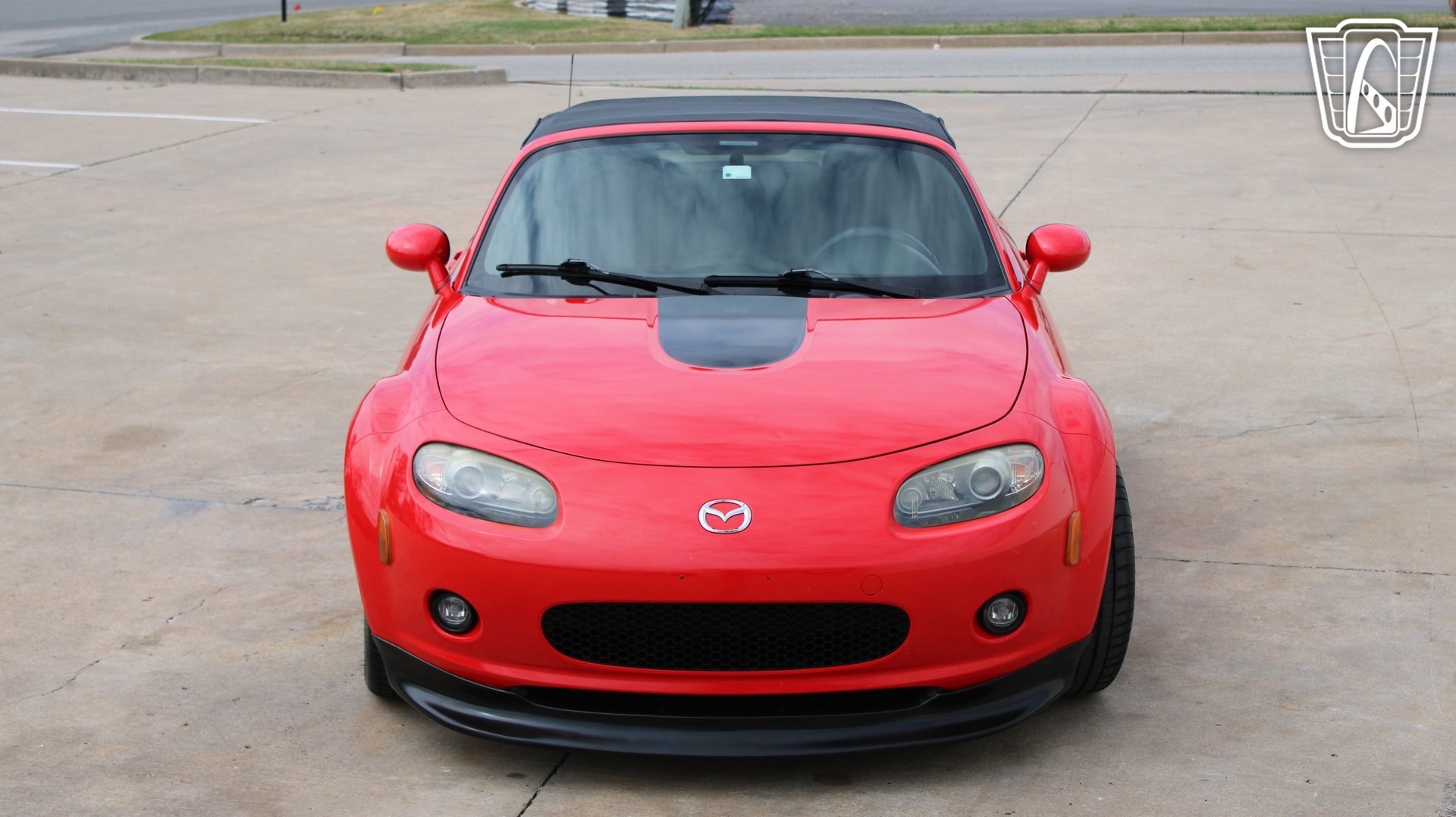 Used 2006 MAZDA MX-5 Miata Sport RWD image 3