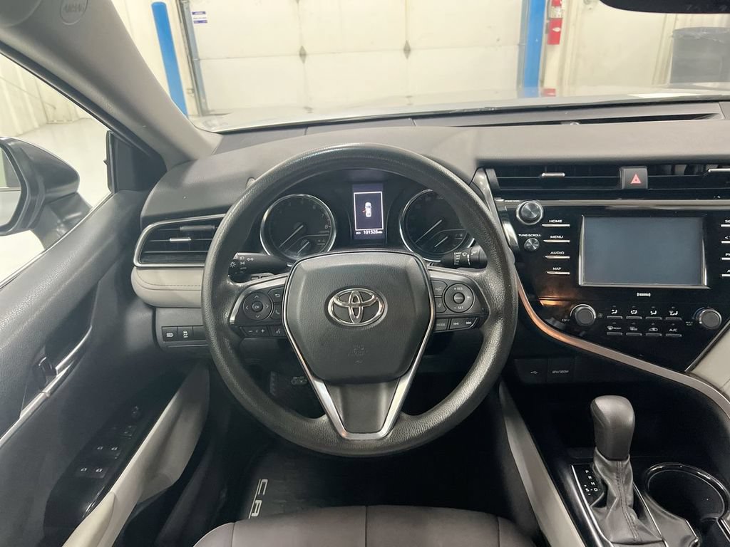 Used 2020 Toyota Camry LE w/ Convenience Package FWD image 11
