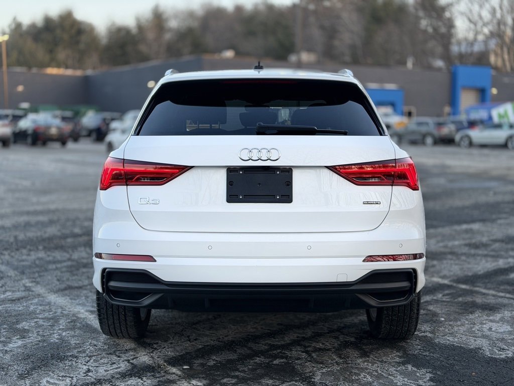 Used 2023 Audi Q3 2.0T Premium Plus w/ Premium Plus Package image 5