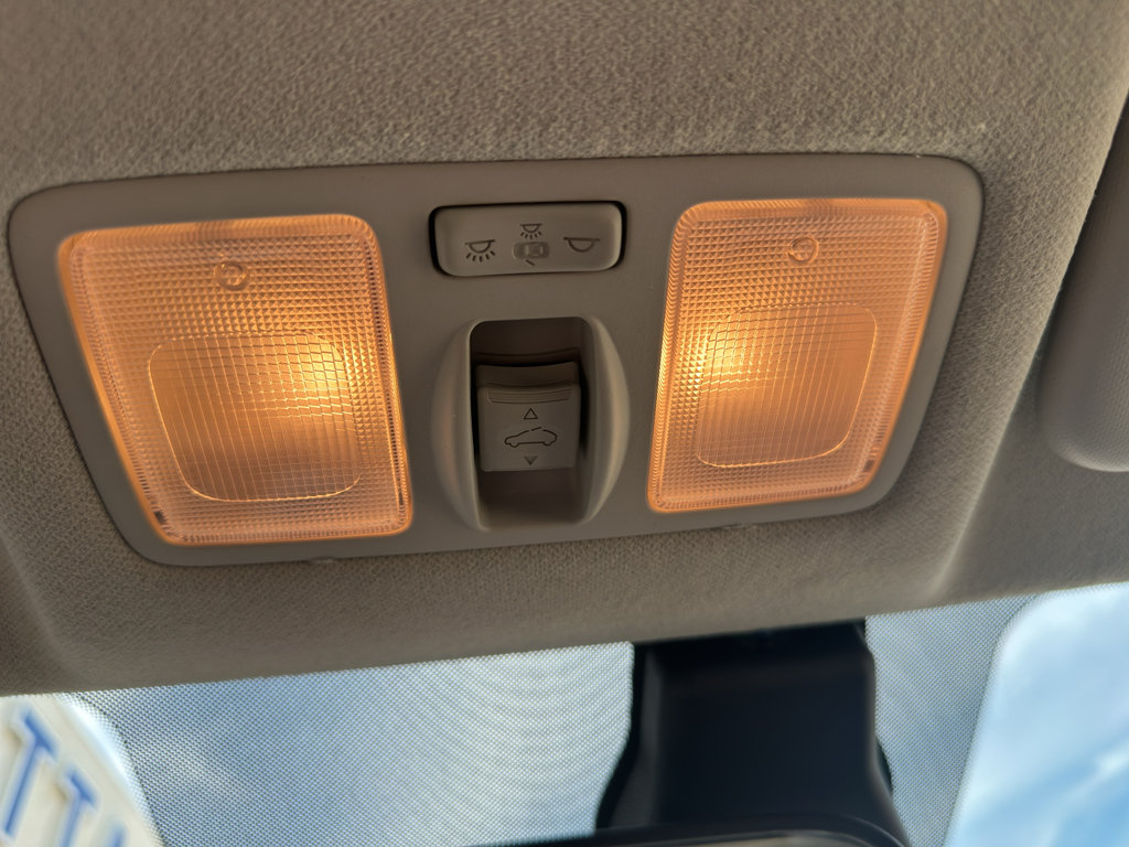 Used 2025 Hyundai Venue SEL FWD image 22