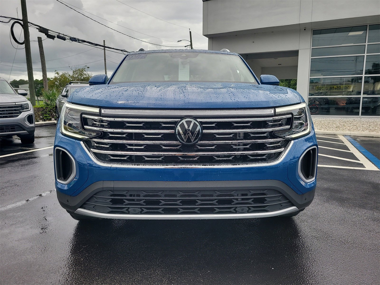 Certified 2025 Volkswagen Atlas SEL image 3