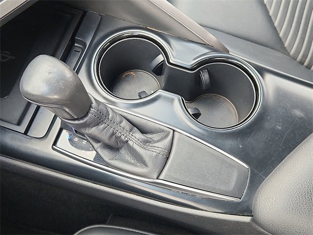 Used 2018 Toyota Camry L image 15