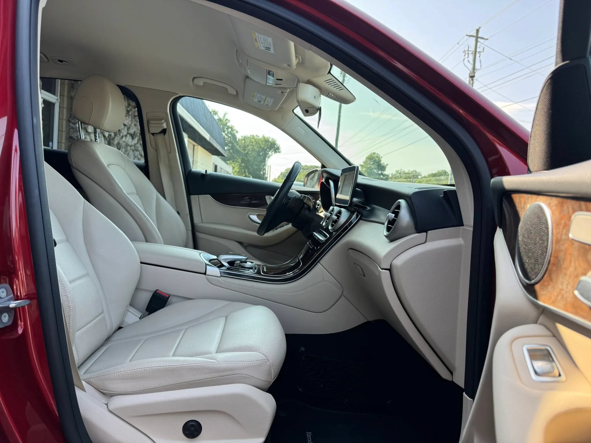Used 2019 Mercedes-Benz GLC 300 image 24