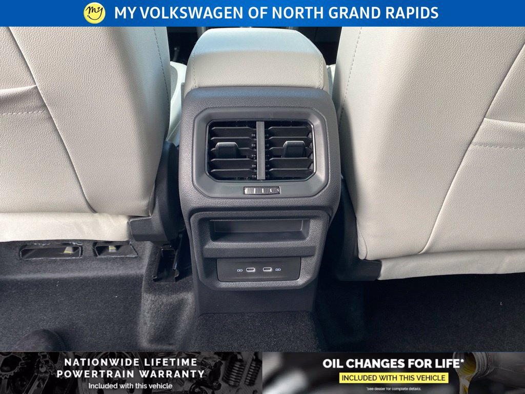 New 2026 Volkswagen Taos SE AWD/4WD image 16