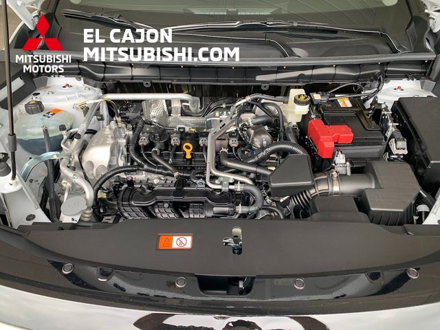 New 2025 Mitsubishi Outlander SE image 28