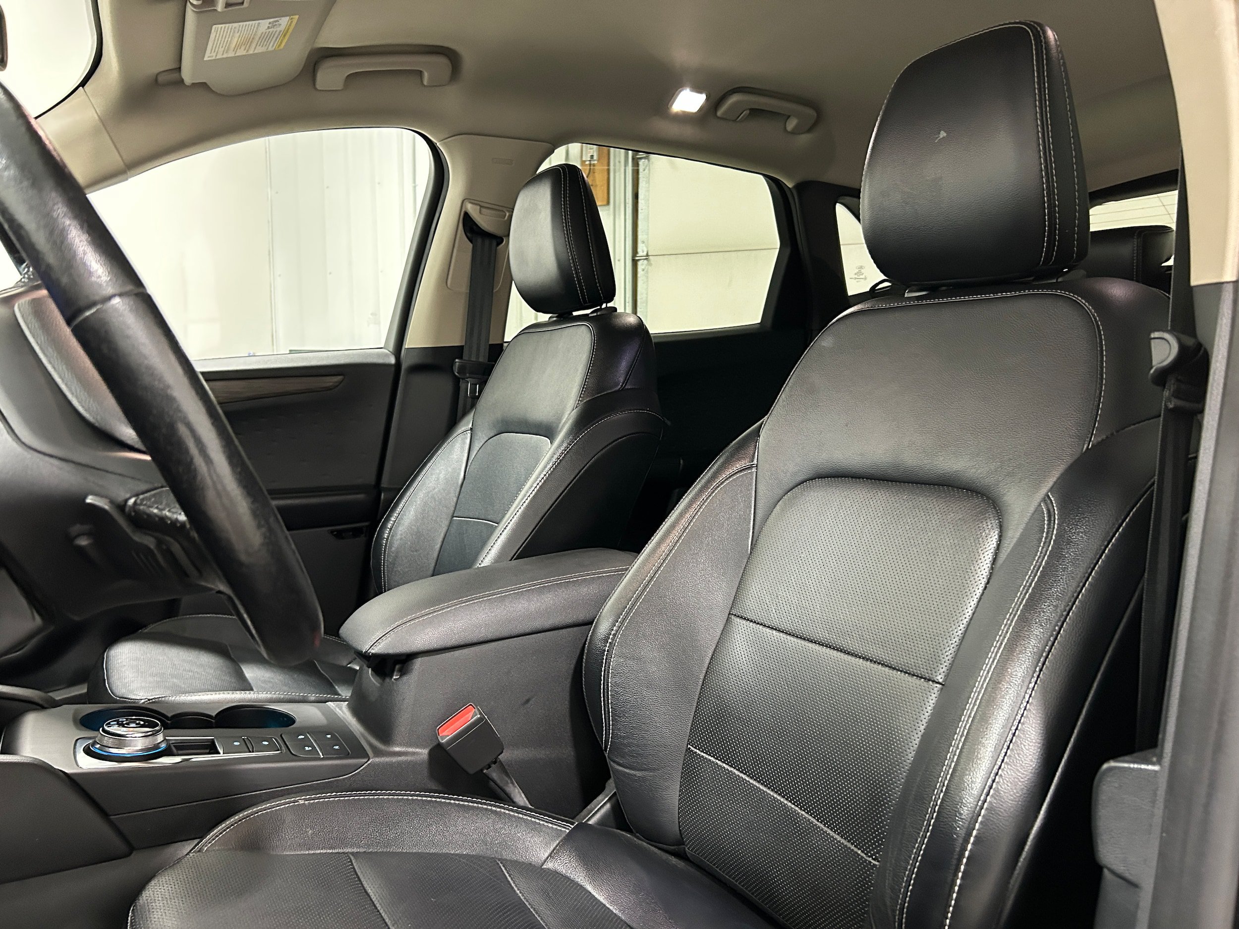 Used 2020 Ford Escape Titanium AWD/4WD image 26
