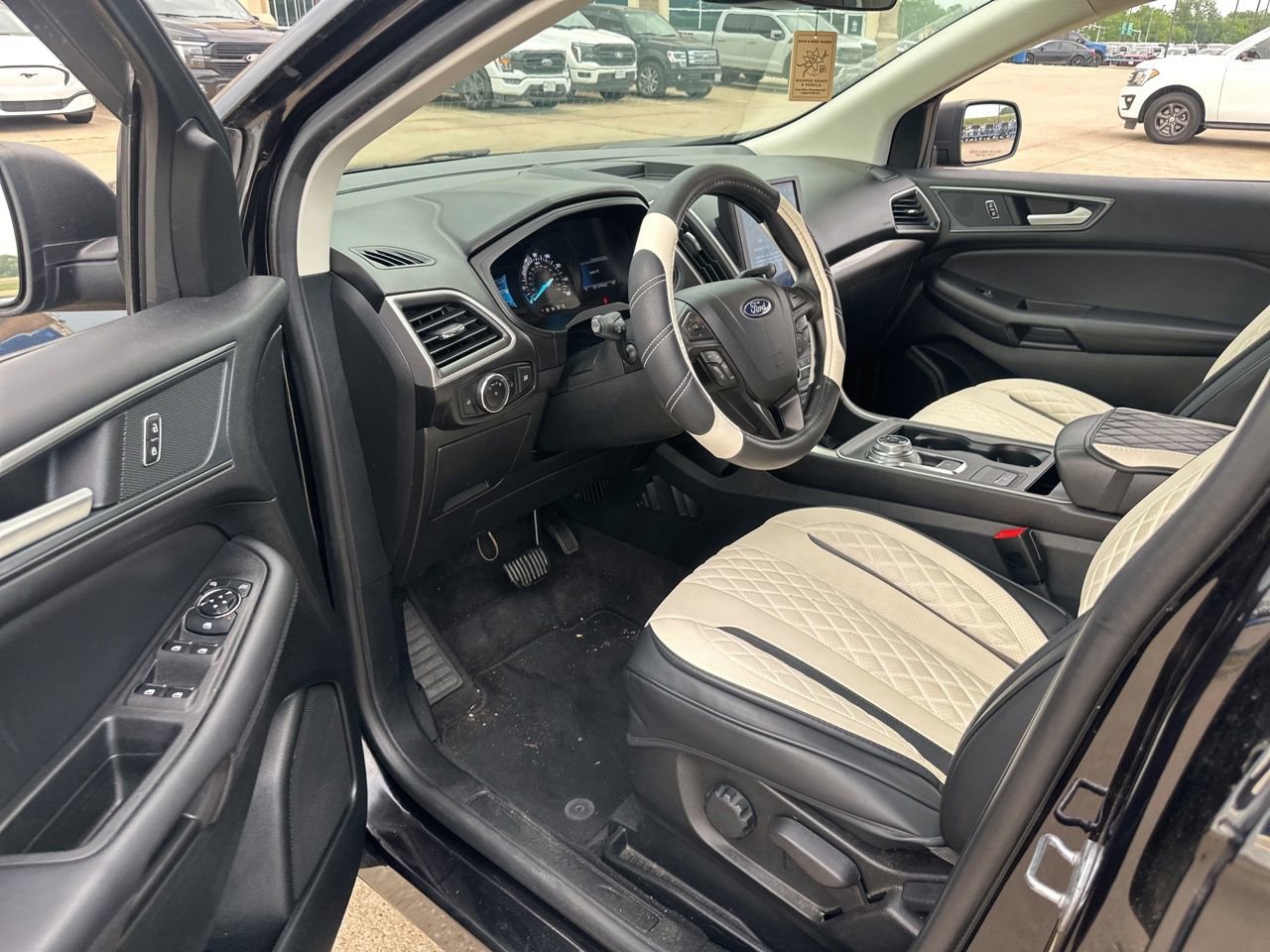 Used 2024 Ford Edge SE AWD/4WD image 11