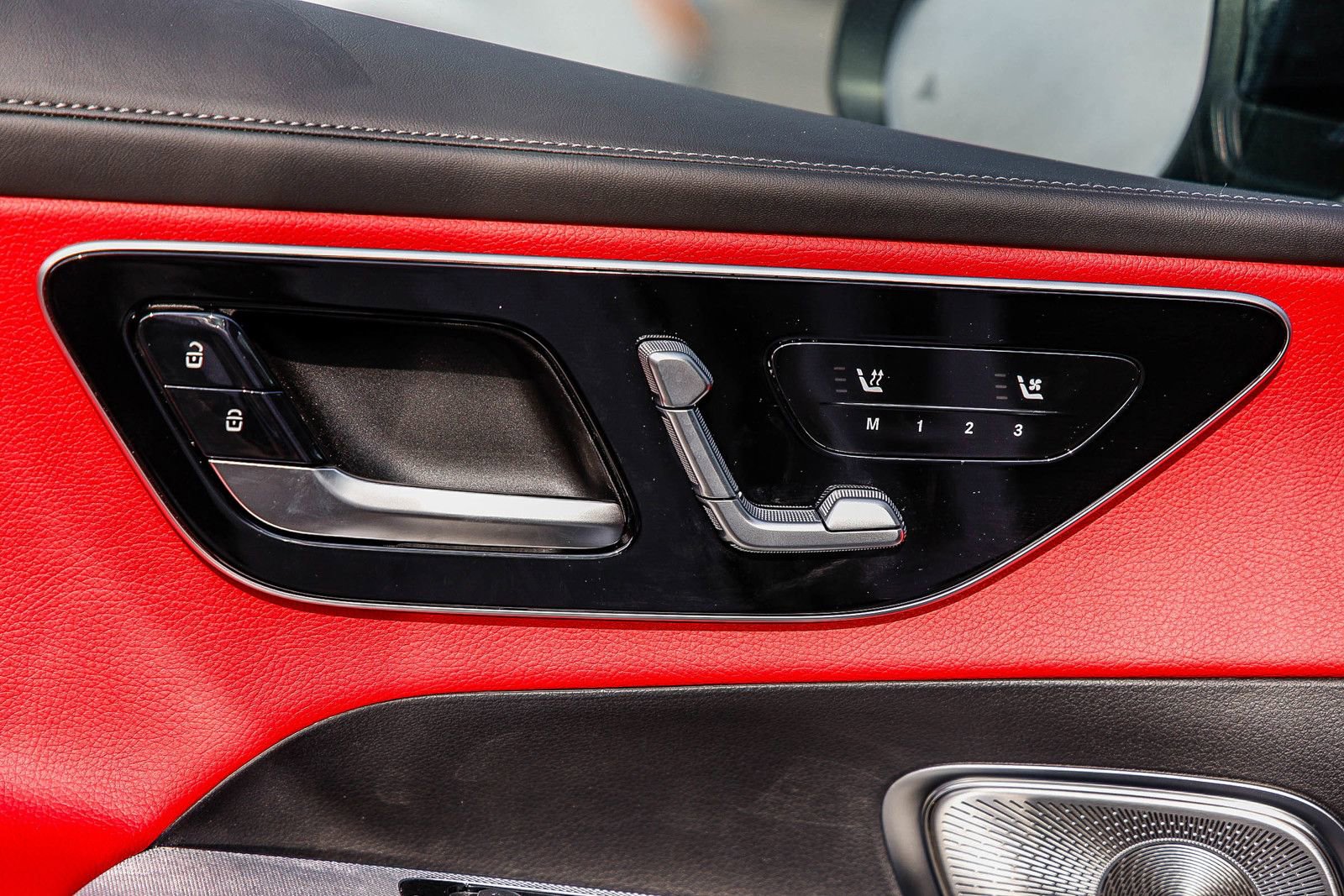 Used 2024 Mercedes-Benz GLC 43 AMG 4MATIC image 22