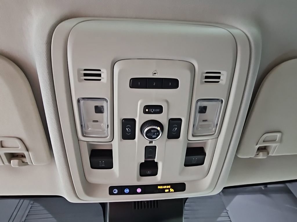 Used 2023 GMC Yukon XL Denali image 24