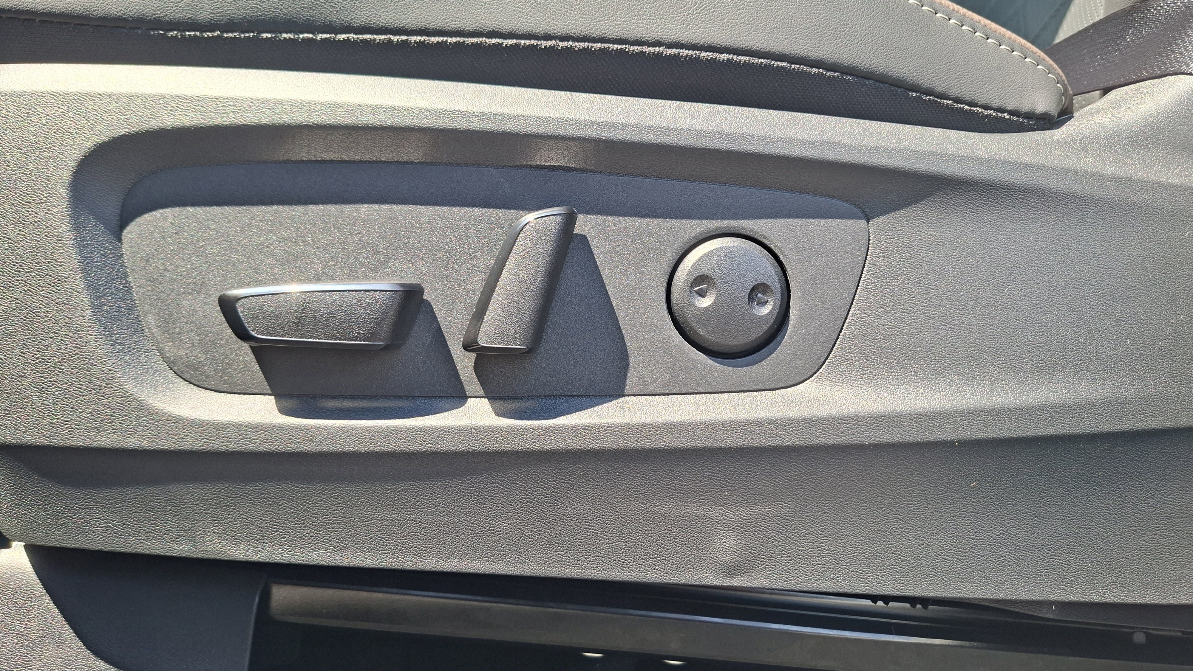 New 2026 Nissan Pathfinder Platinum image 13