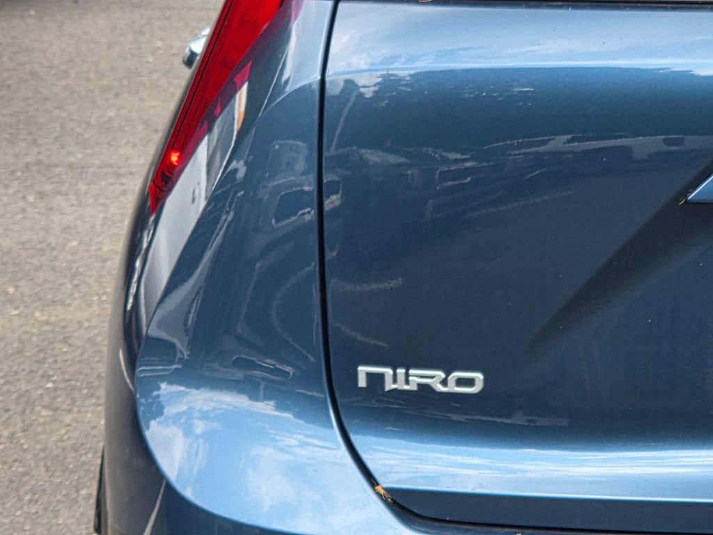Used 2023 Kia Niro SX Touring FWD image 34