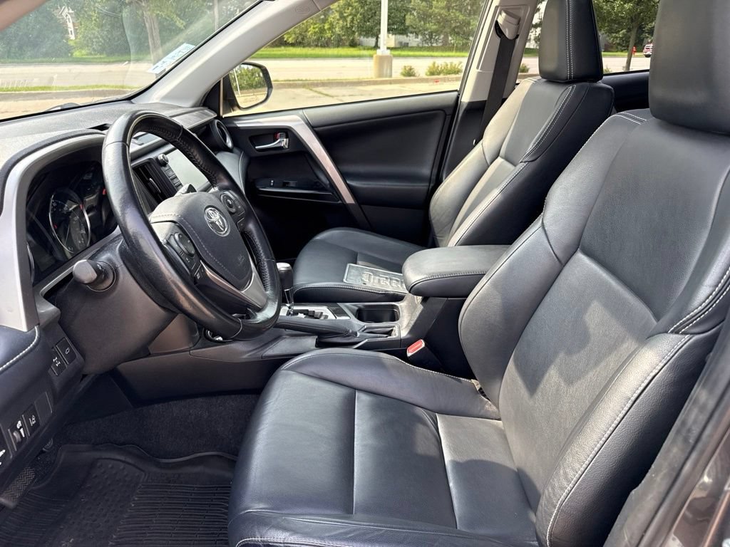 Used 2018 Toyota RAV4 Limited w/ Advanced Technology Package AWD/4WD image 13