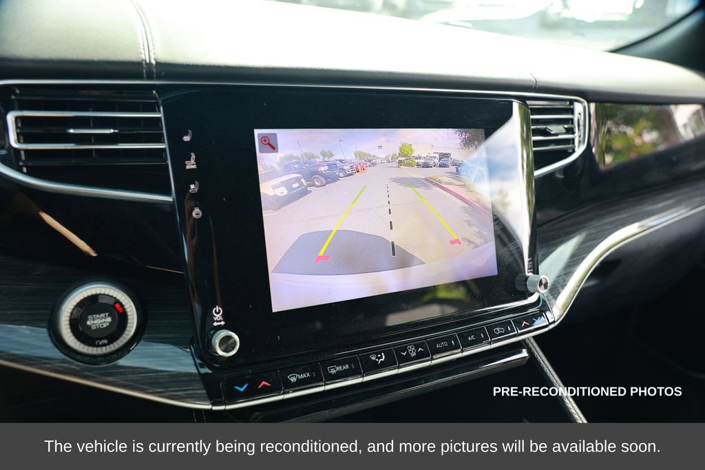 Used 2022 Jeep Wagoneer Series III w/ Premium Group I image 17