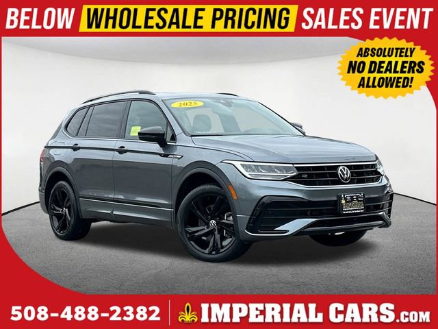 Used 2023 Volkswagen Tiguan SE R-Line AWD/4WD image 1