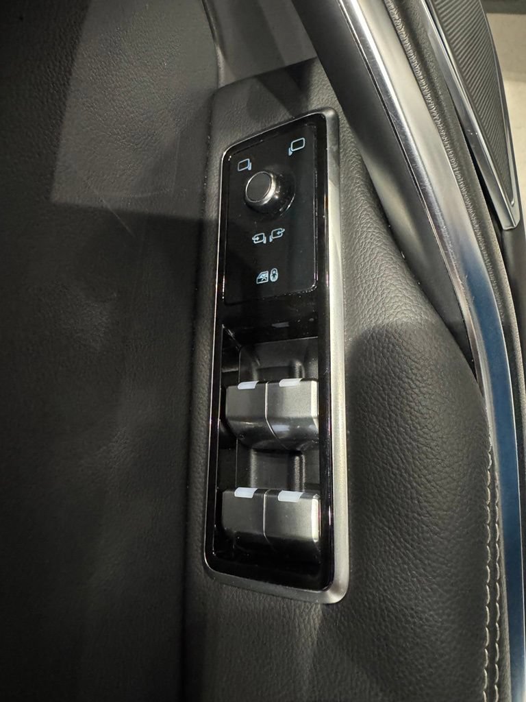 Used 2024 Jaguar F-PACE R-Dynamic S AWD/4WD image 11