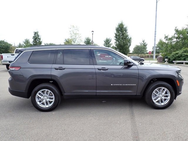 New 2025 Jeep Grand Cherokee L Laredo image 8