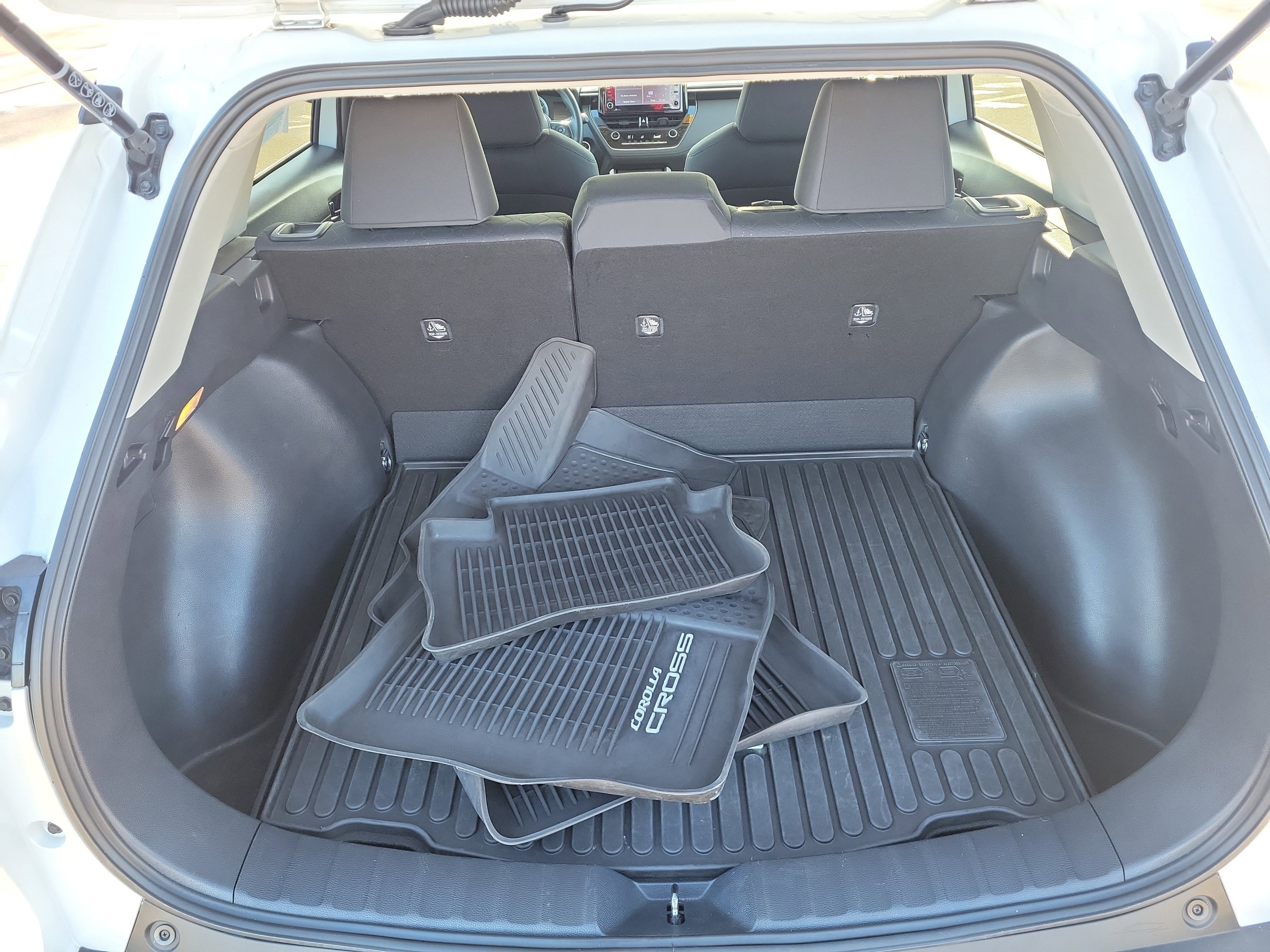 Used 2022 Toyota Corolla Cross LE image 8