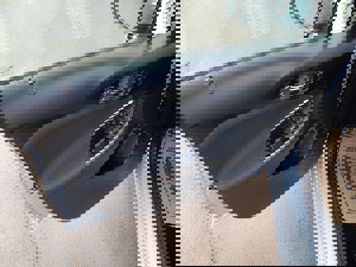 Used 2017 Chevrolet Cruze LS image 17