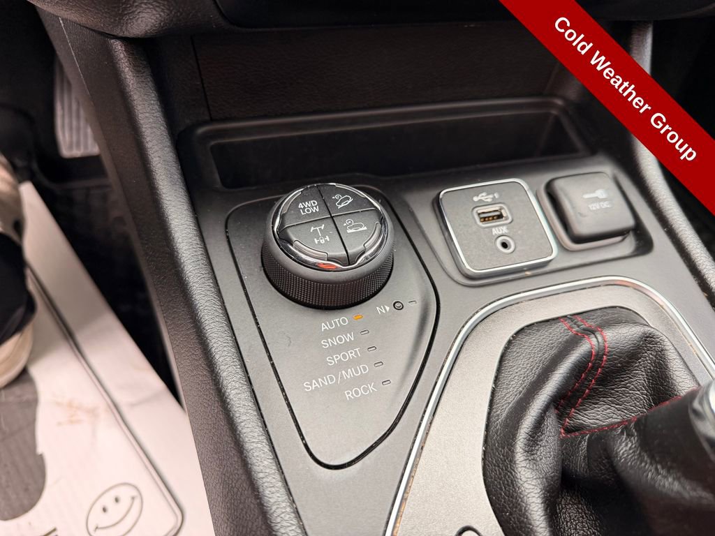 Used 2020 Jeep Cherokee Trailhawk w/ Comfort & Convenience Group image 28