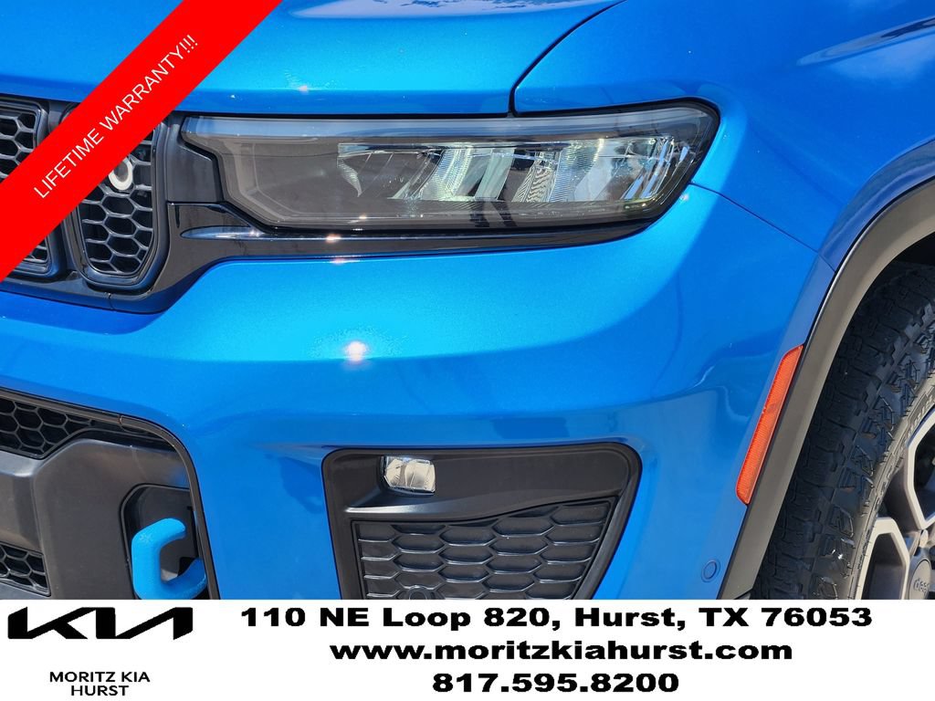 Used 2023 Jeep Grand Cherokee Trailhawk w/ Advanced Protech Group II AWD/4WD image 15