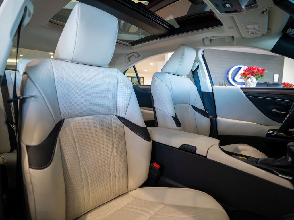 New 2025 Lexus ES 350 Luxury image 12
