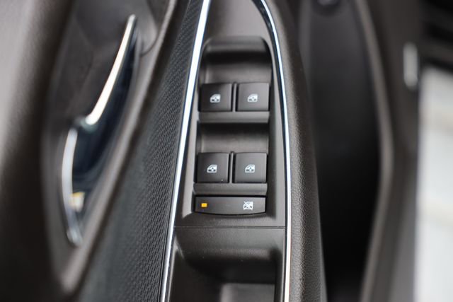 Used 2019 Chevrolet Cruze LT w/ Sun And Sound Package FWD image 12