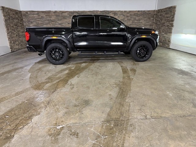 Used 2023 GMC Canyon Denali w/ Denali Black Edition image 4