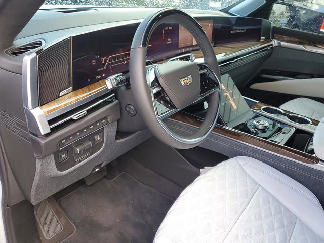 Certified 2026 Cadillac Escalade ESV Platinum Luxury image 41