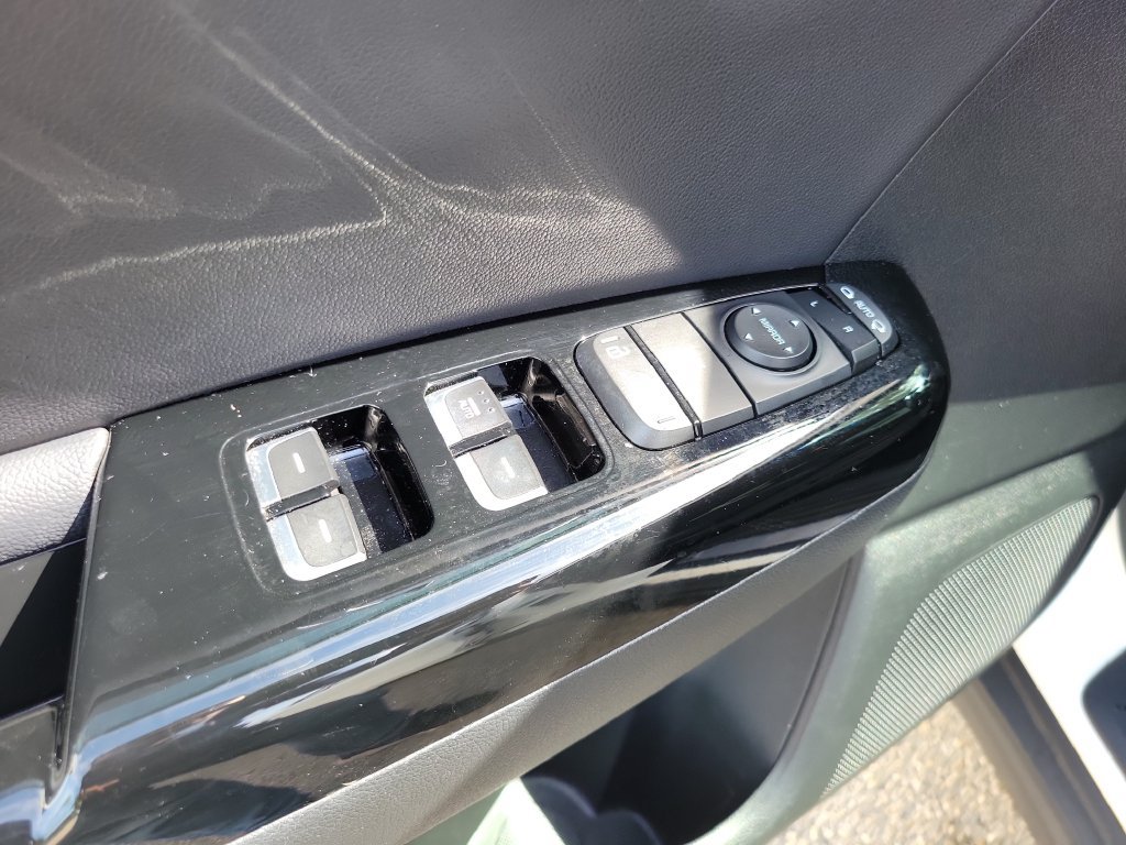 Certified 2021 Kia Sportage EX FWD image 15