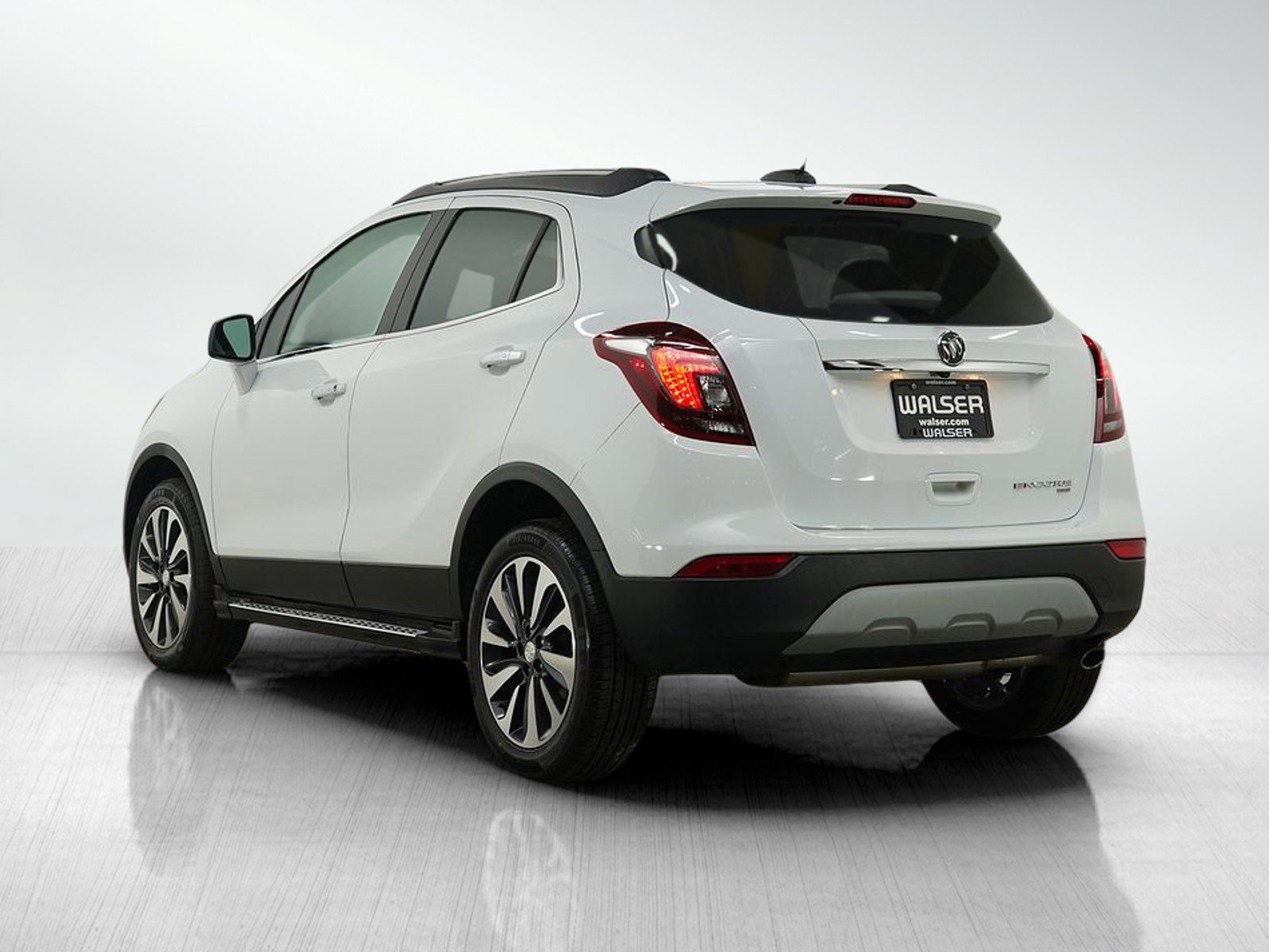 Used 2021 Buick Encore Preferred image 3