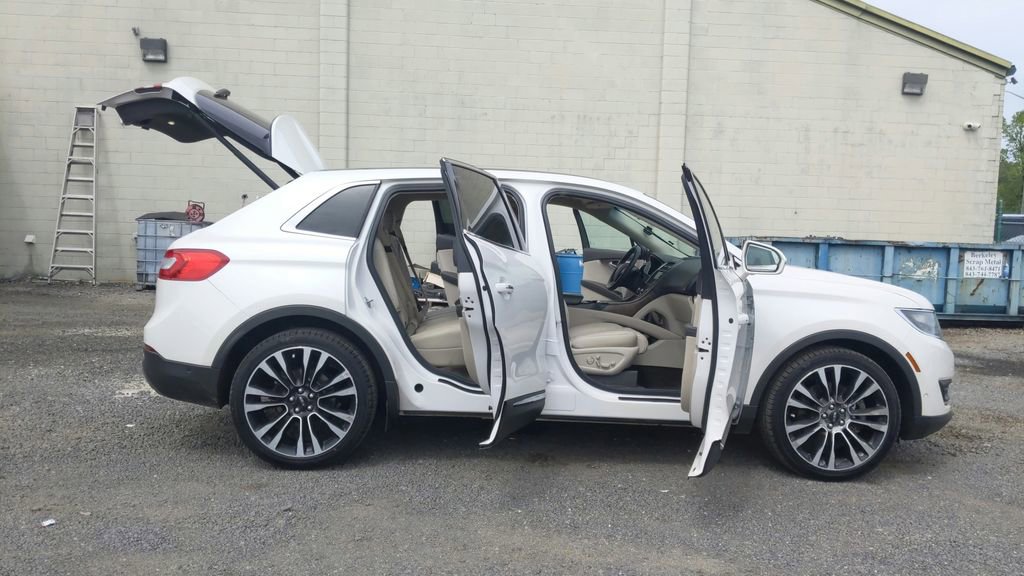 Used 2016 Lincoln MKX Reserve w/ Luxury Package image 14