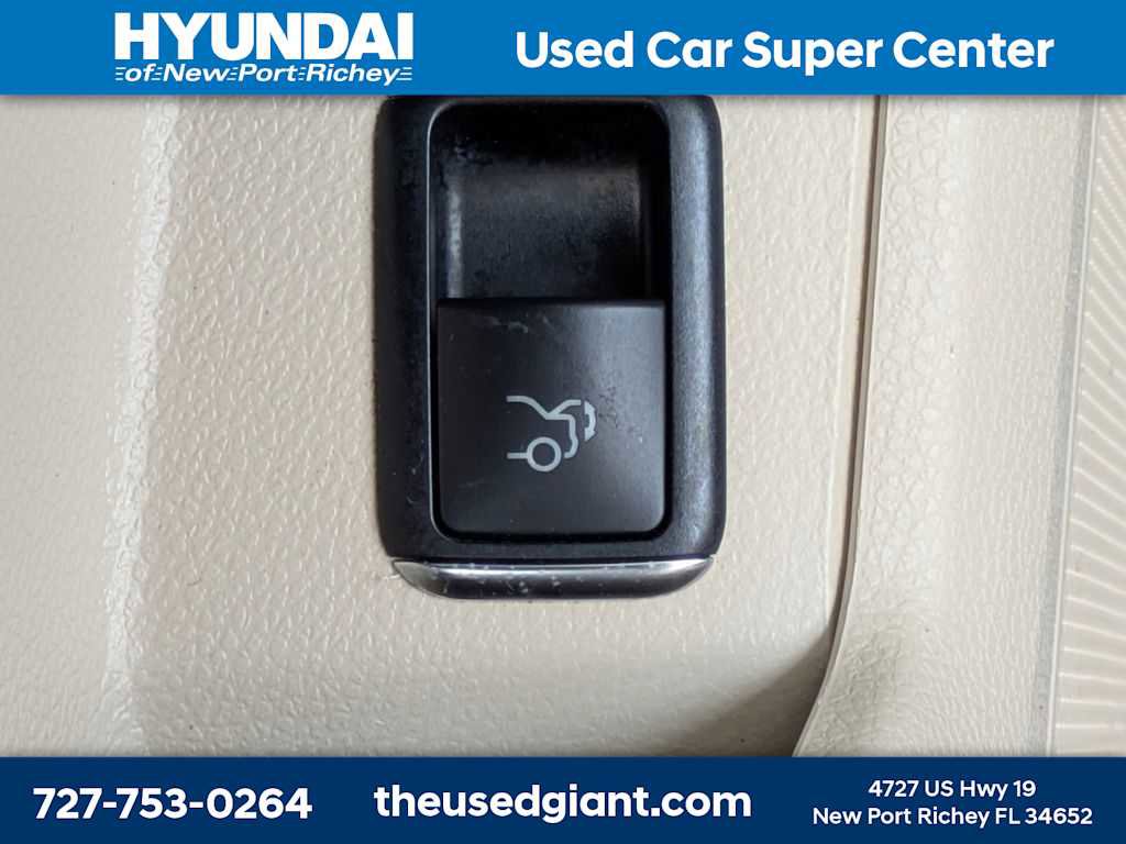 Used 2014 Mercedes-Benz GLK 350 4MATIC image 31